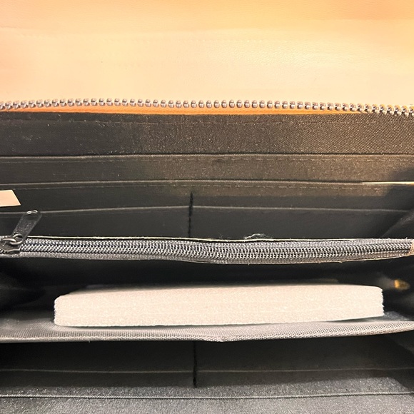 Crossbody Quilted Pale Pink Wallet - Picture 5 of 7